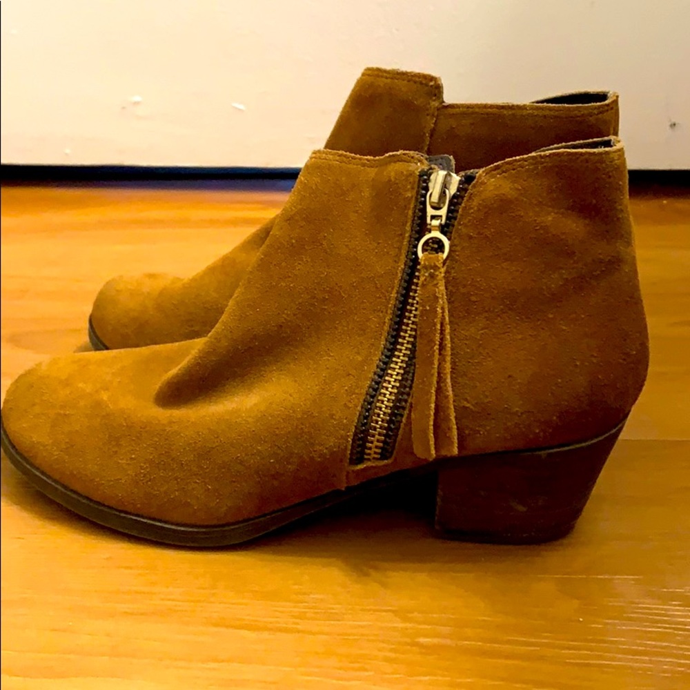 Also tan suede booties